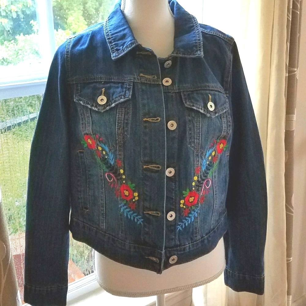 Bagatelle Embroidered Flower Denim Jacket M NWT
